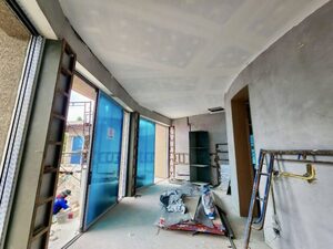 พื้นที่ภายในอาคารก่อนติดตั้งระบบโปรเจคเตอร์และผนังโค้งสำหรับ Immersive Room